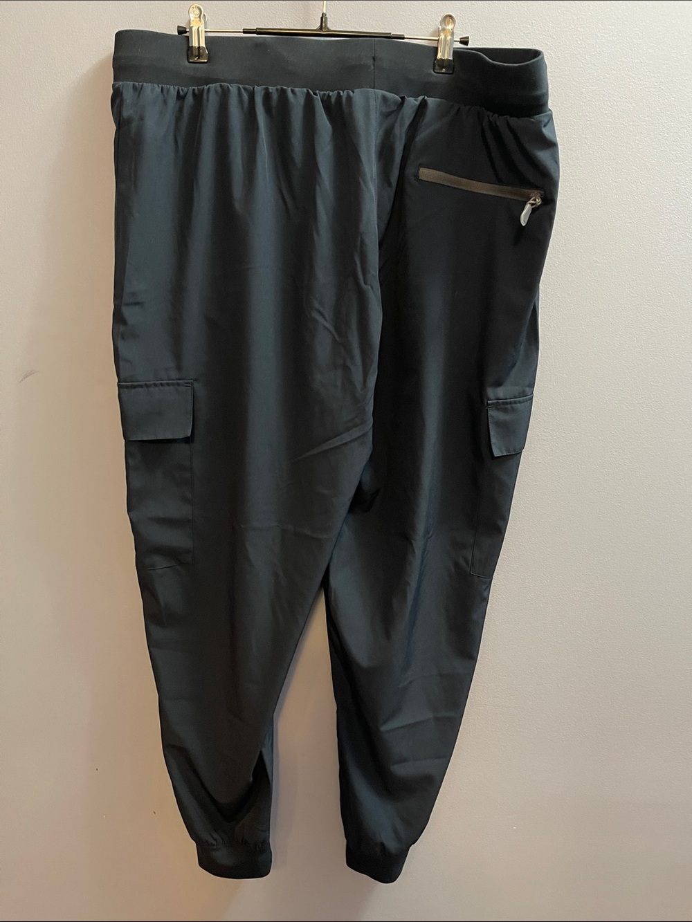 Women’s Navy Blue Cargo Joggers Scrub Pants with Zip Pockets - Picture 2 of 2